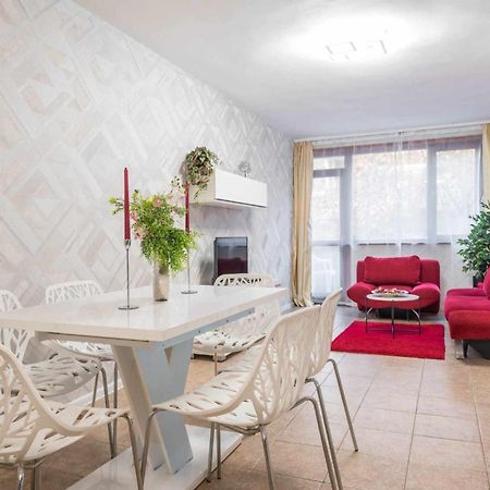 Red Velvet Apartment Varna Ngoại thất bức ảnh